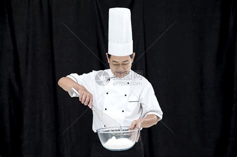 厨师切肉高清图片下载-正版图片501000373-摄图网