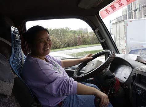 女性卡车司机：从考驾照起，她们就被误解 - 文化 - 新京报网