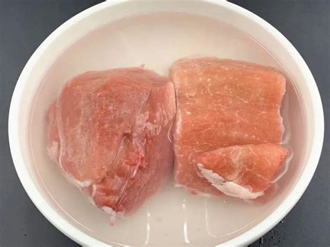 解冻猪肉别只会泡水，学会这个小技巧，快速解冻，口感和鲜肉一样_猪肉_什么值得买
