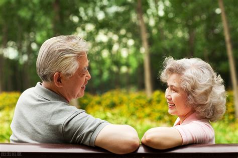 晚年爱情：65岁找老伴要注意什么？_可可情感网