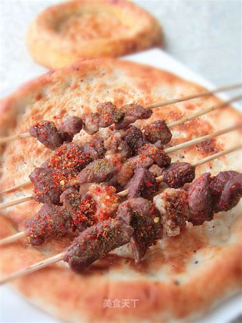 烤羊肉串的做法_烤羊肉串——新疆味道_菜谱_美食天下
