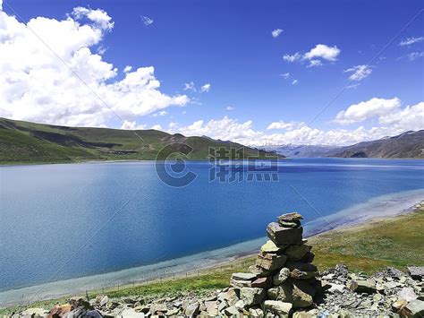 中国的幻境之湖，湖面宛如一面镜子，被人称为“天空之境”