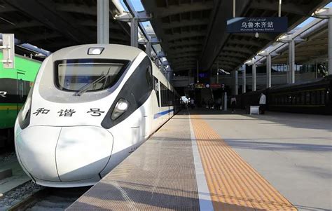 中国最豪华火车在乌鲁木齐发车了_车厢