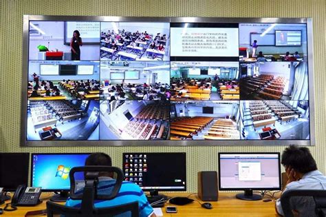 中航材杨晓明总经理一行参观我院航空器全球追踪与监视技术研究中心-电子信息与自动化学院