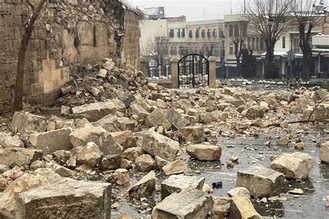 千年古堡被毁、“松饼式倒塌”！土耳其强震为何如此致命？_北晚在线