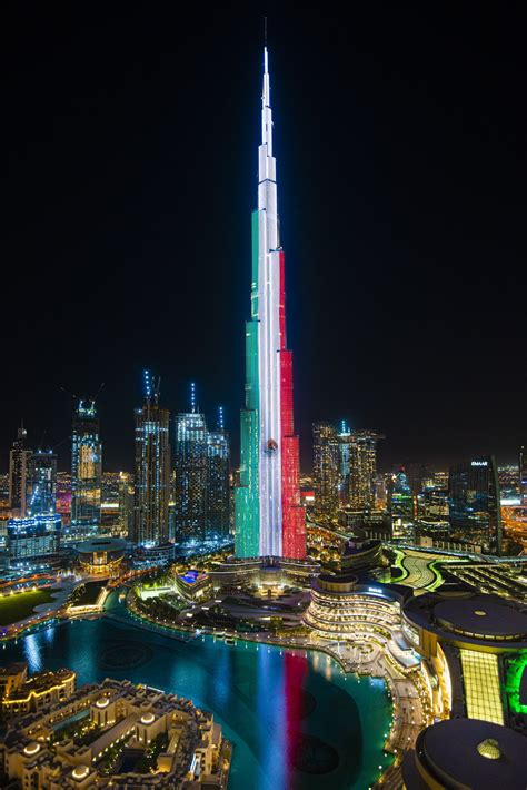 EXO占领迪拜地标，哈利法塔灯光秀炫丽开启 – 翼旅网ETopTour