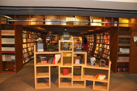 干掉书店的互联网公司开实体书店，如何做到坪效是传统书店的3倍？ - 增长黑客