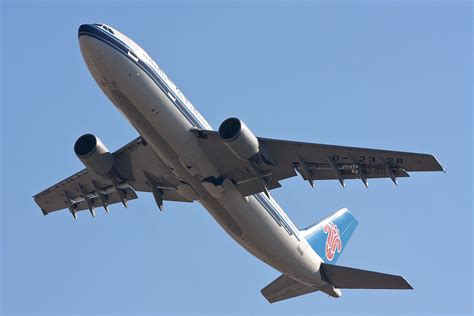 波音757客机|757机型信息/座位图片|757价格|757飞机怎么样？能坐多少人_昆明国旅