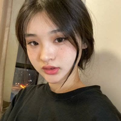 怼脸甜美女生头像