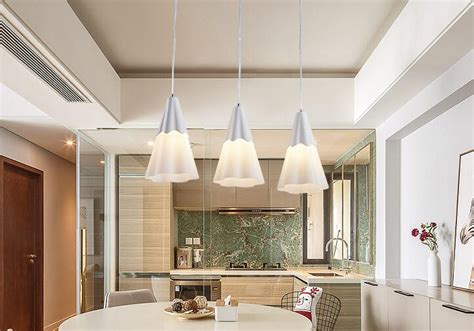 简约餐厅吊灯现代简约创意三头北欧灯具设计师餐桌吧台长条灯具-阿里巴巴