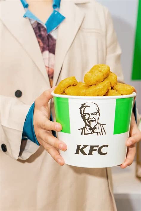 肯德基出炸全鸡了!,KFC炸全鸡,肯德基炸鸡,2021年8月,肯德基活动