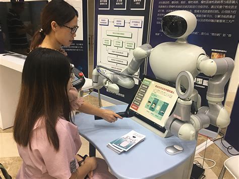 一群机器人现身复旦大学，外卖机器人年底将在校园常态化运营_智能