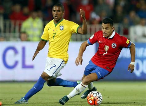 美洲杯决赛：巴西队1比0小胜智利队，61分钟进球_东方体育