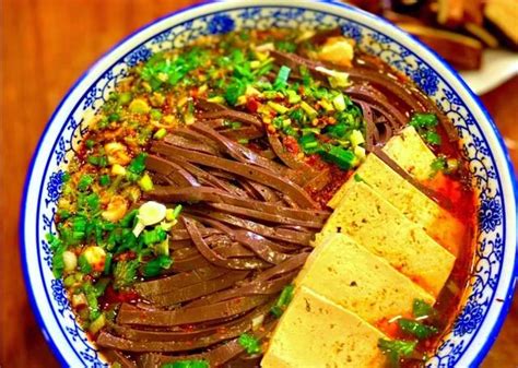 西安最出名的11种特色小吃，色香味俱全，好吃不贵，看完都饿了