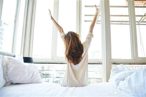 生活资讯-早睡早起的人，身体会有7个大变化，成绩也比别人好！