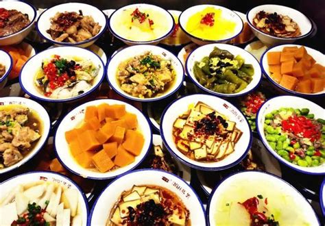 连锁餐厅十八碗浏阳蒸菜馆 : 十八碗浏阳蒸菜是以块餐连锁可复制性强为特点的一家餐厅