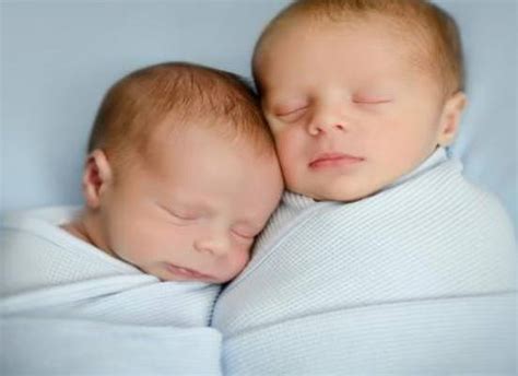 圣诞节出生的双胞胎男孩女孩怎么起名字 好名推荐-周易起名-国学梦