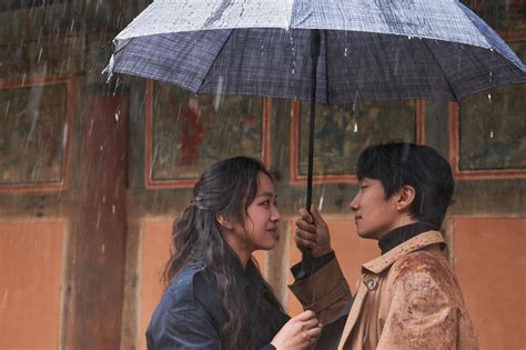 汤唯凭《分手的决心》获第42届韩国影评奖最佳女主角|分手的决心|汤唯|朴海日_新浪新闻