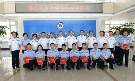 香港警察学院结业会操 警务处官员勉励坚持信念_手机新浪网