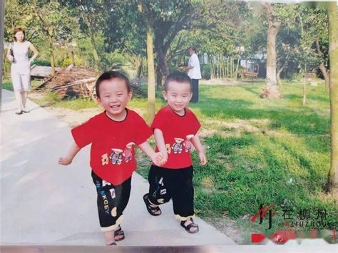 广西双胞胎兄弟同时考上清华大学 查分数时发现神奇一幕（图）_奇象网