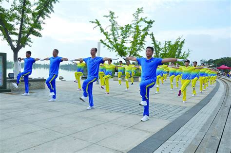 市运会广场舞、健身操比赛在南部体育公园体育馆举行_荔枝网新闻