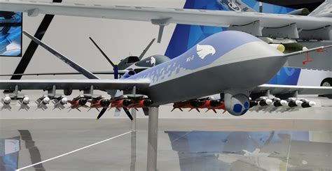 多图！翼龙-10无人机成功执行海洋气象观测科研试验任务_北京日报网