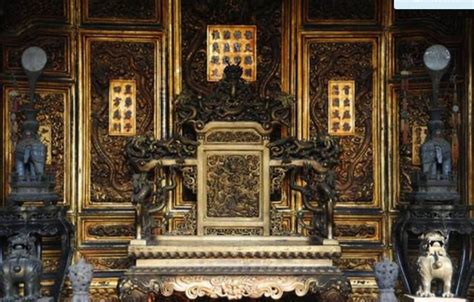 宫殿里的皇帝龙椅高清图片下载-正版图片600039286-摄图网