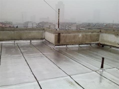 屋顶漏水是什么原因？怎么处理？ - 优久防水