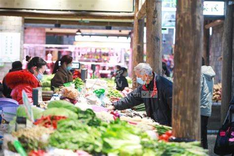 四川宜宾：农贸市场换新颜 提升百姓幸福感-人民图片网