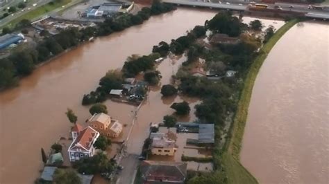 热点 _ 巴西圣保罗州强降雨引发多地洪灾，洪水和山体滑坡已致十多人死亡