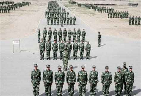 武警第二机动总队某支队举行授装仪式 国产191系列步枪正式加入战斗序列