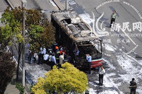 上海公交车火灾造成3人死亡 警方正调查事故原因_公交车 火灾_国内新闻_温州网