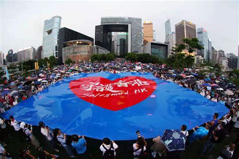 热点 _ 香港人发出正义之声！逾30万市民参加“守护香港”集会
