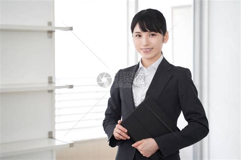 一个日本女房地产销售员展高清图片下载-正版图片506723433-摄图网