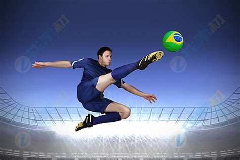 世界杯跳跃踢足球的选手高清图片下载-找素材