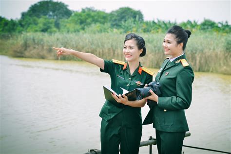 老车对老车！越南人民军装甲兵竞赛现场视频_手机新浪网