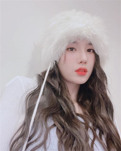 女爱豆权恩妃图片