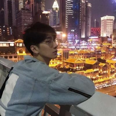15岁小哥哥照片图片 15岁小哥哥照片图片