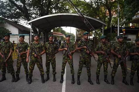 历史上的今天7月5日_1987年泰米尔伊拉姆猛虎解放组织首次以自杀攻击的方式袭击斯里兰卡陆军（英语：Sri Lanka Army），之后几年便 ...
