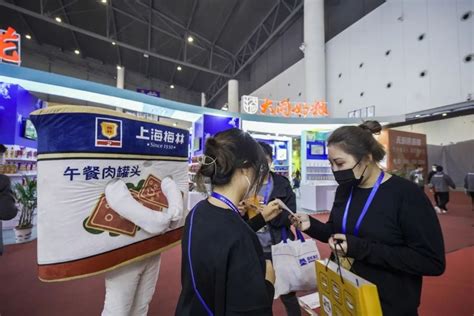 上海梅林紧跟市场需求，亮相第106届全国糖酒商品交易会_互联网_艾瑞网