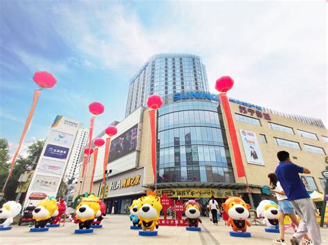 西南首家苏宁易购广场在新都开业，3天承包了新都最具人气之地_影城