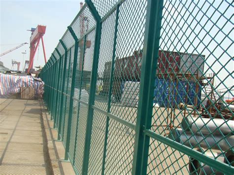锌钢|基坑护栏|PVC|彩钢围挡|体育场围网|上海信奥围栏厂家