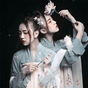 温婉女生古风头像真人版