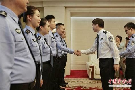 中国与克罗地亚首次警务联合巡逻正式启动(组图)-特种装备网