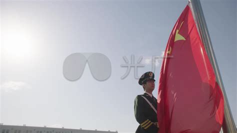 云南多个边检站举行升旗仪式庆祝中华人民共和国成立69周年_云桥网