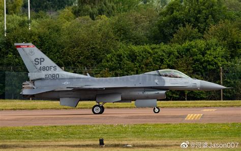 美国空军F-16“毒蛇”演示飞行表演队F-16战机在RIAT2019进行飞行表演|美国空军|战机|飞行_新浪新闻