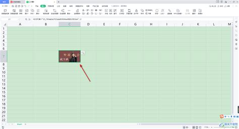 如何使图片嵌入Excel表格中，并随表格自动调整_360新知