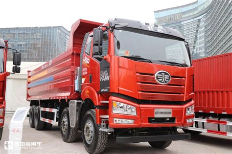 中国重汽“豪瀚J6G·质轻版 8x4载货车”济宁震撼上市
