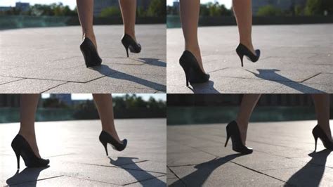 街拍：一个把高跟鞋、黑丝袜演绎得很到位的模特儿