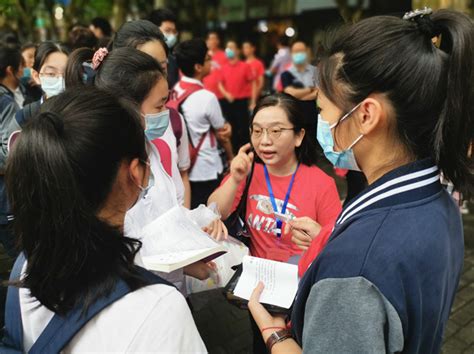 2021年上海中考首日平稳顺利，明天上午外语开考15分钟后，考生不得进入考点